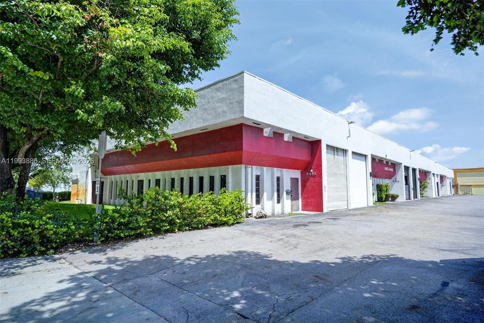 Warehouse/Restaurant For Sale In Doral, Doral FL 33166