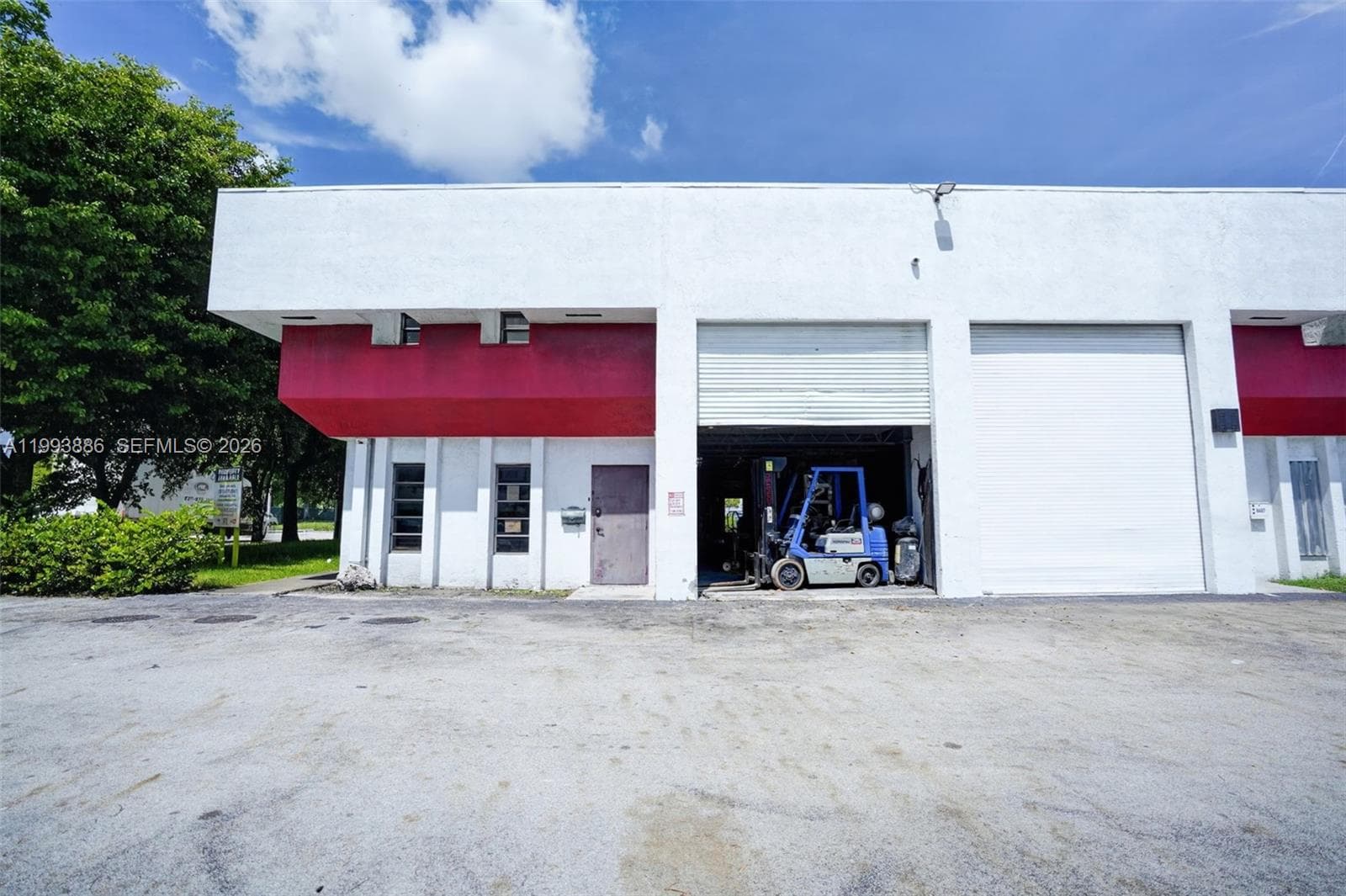 Warehouse/Restaurant For Sale In Doral, Doral FL 33166