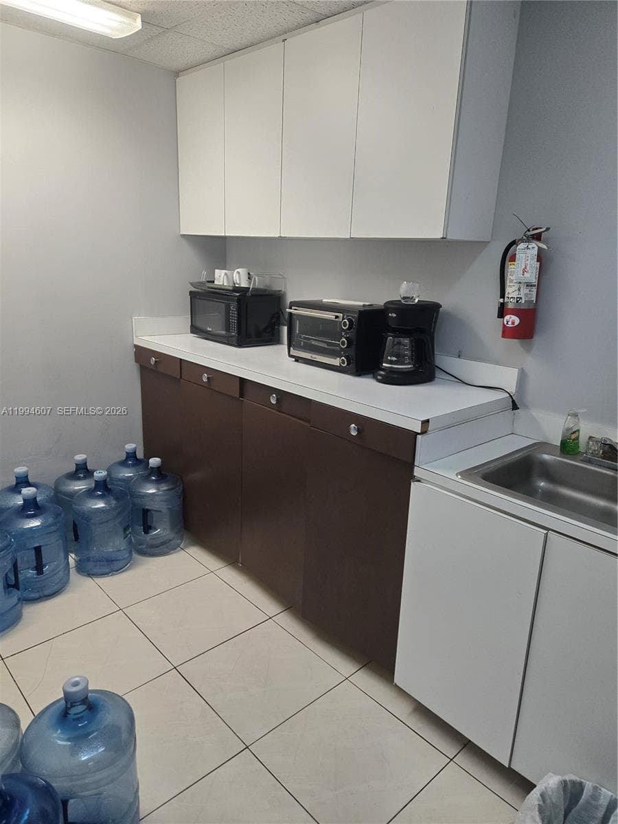 909 N Miami Beach Blvd # 202, North Miami Beach FL 33162