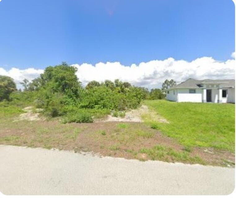 929 Oxford Avenue S, Lehigh Acres FL 33974