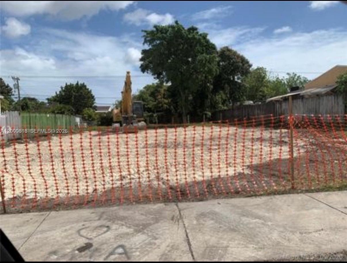 601 sw 44th ct, Miami FL 33134