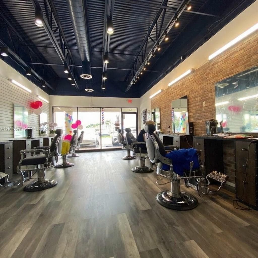 Aventura, FL, 33180