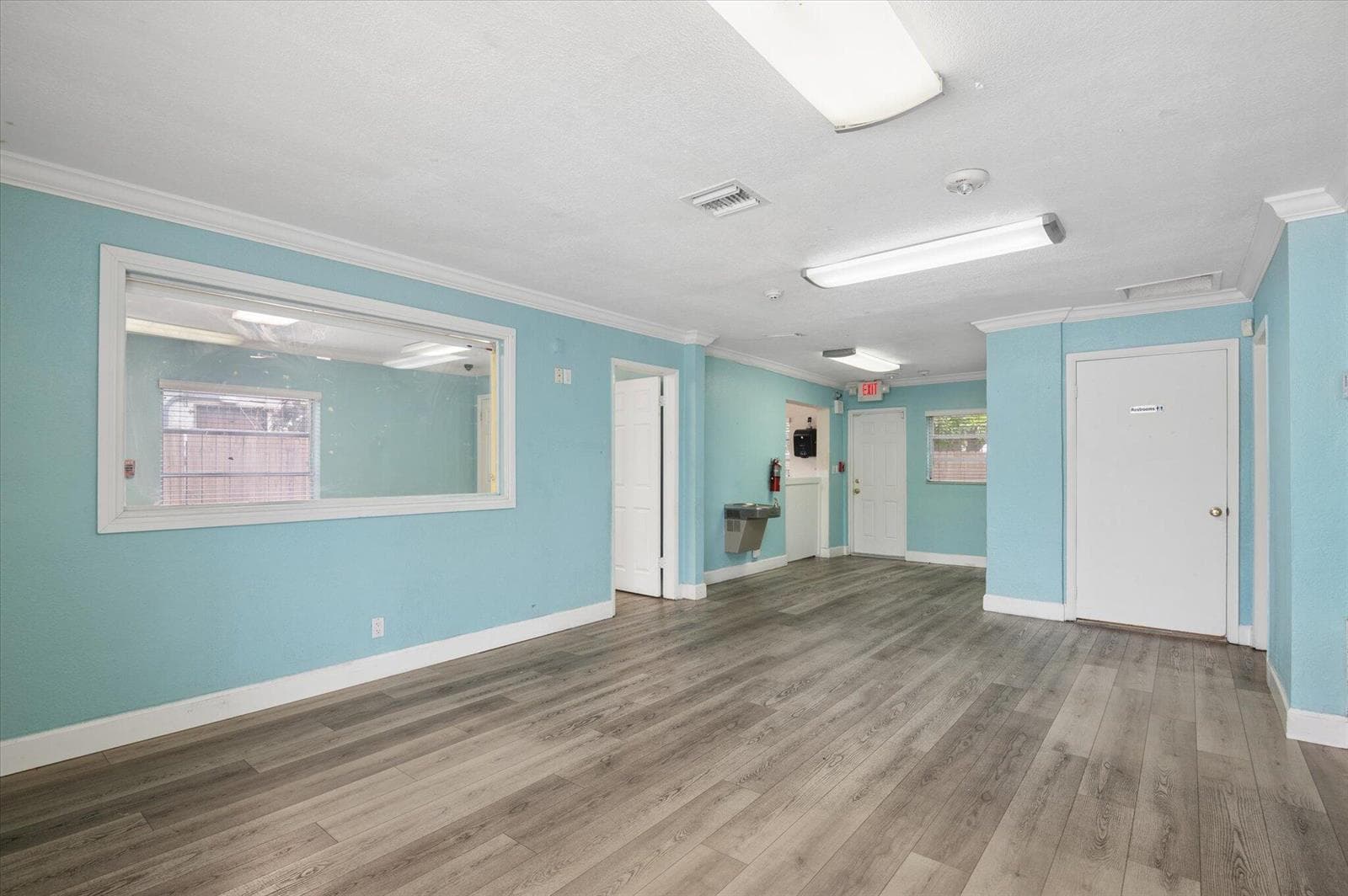 03-Gray-411 Commercial Blvd-3