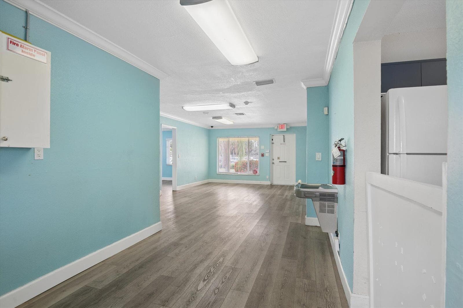 04-Gray-411 Commercial Blvd-4