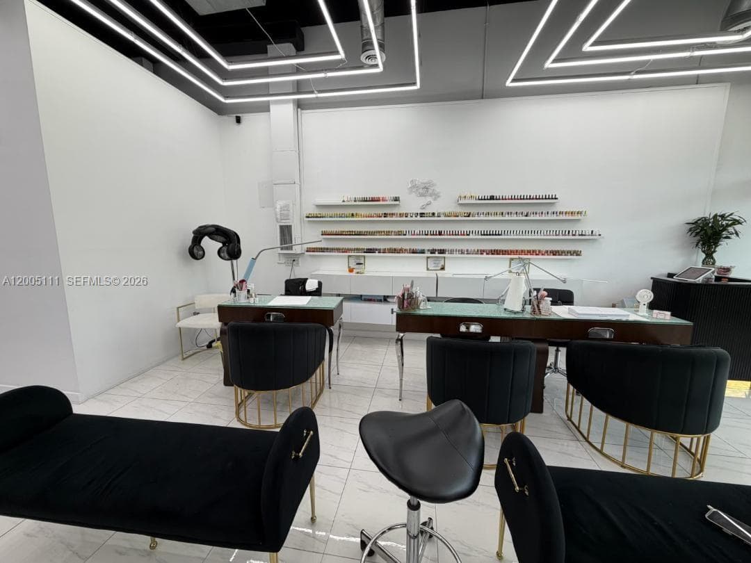 8290 SW 40th St, Miami FL 33155