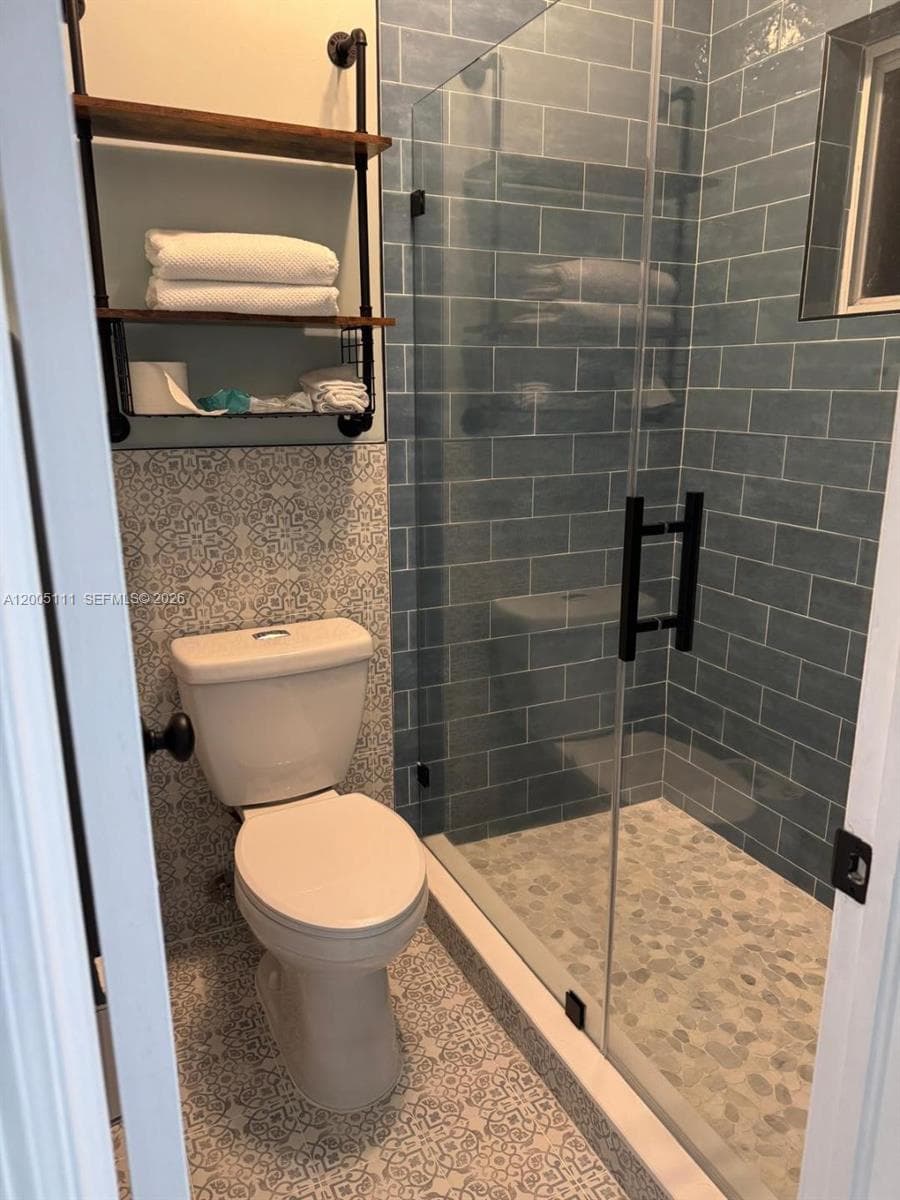 8290 SW 40th St, Miami FL 33155