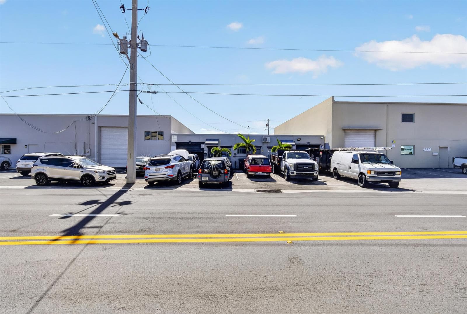 4511 NE 6th Avenue, Oakland Park FL 33334