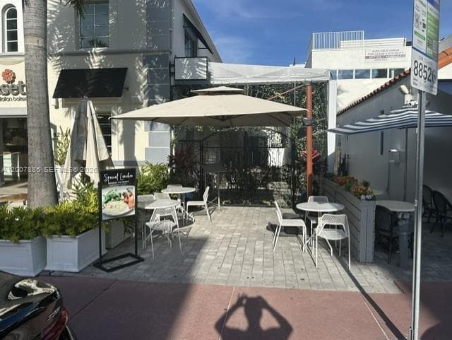 929 Collins Ave, Miami Beach FL 33139