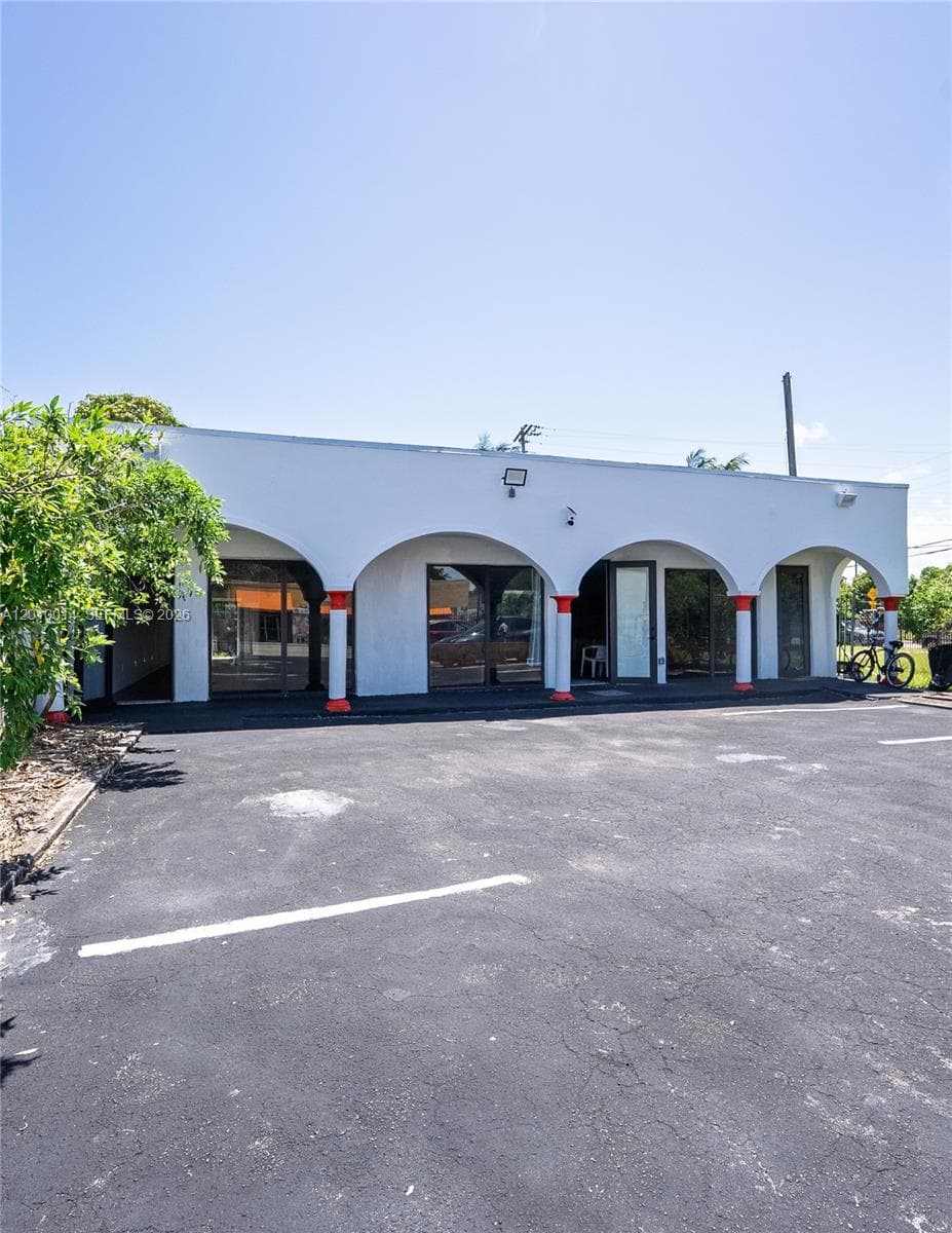 88 NW 54th St, Miami FL 33127
