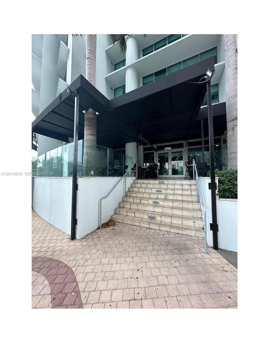 900 Biscayne Blvd N Downtown Miami # R105, Miami FL 33132