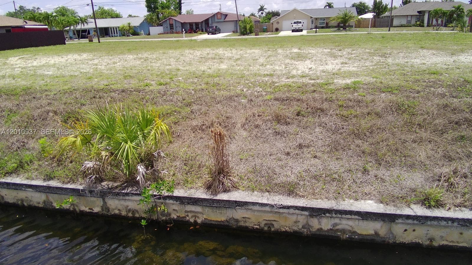 1020 SE 13th Ave, Cape Coral FL 33990