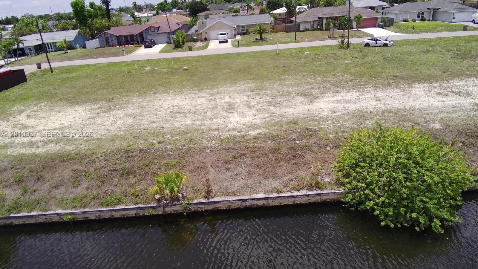 1020 SE 13th Ave, Cape Coral FL 33990