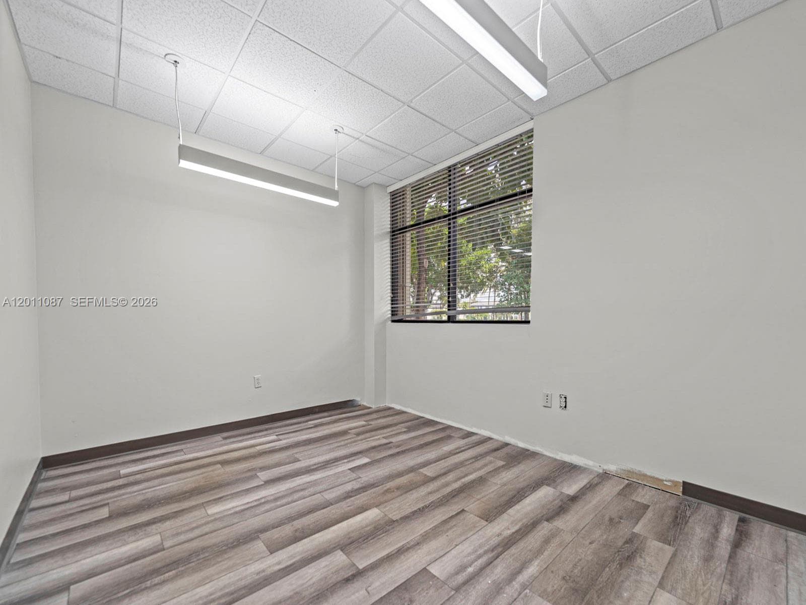 735 Shotgun Rd, Sunrise FL 33326