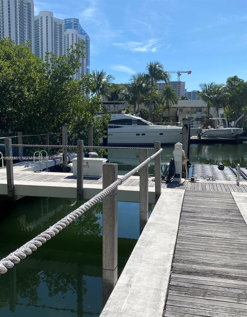 16400 Collins Ave, Sunny Isles Beach FL 33160