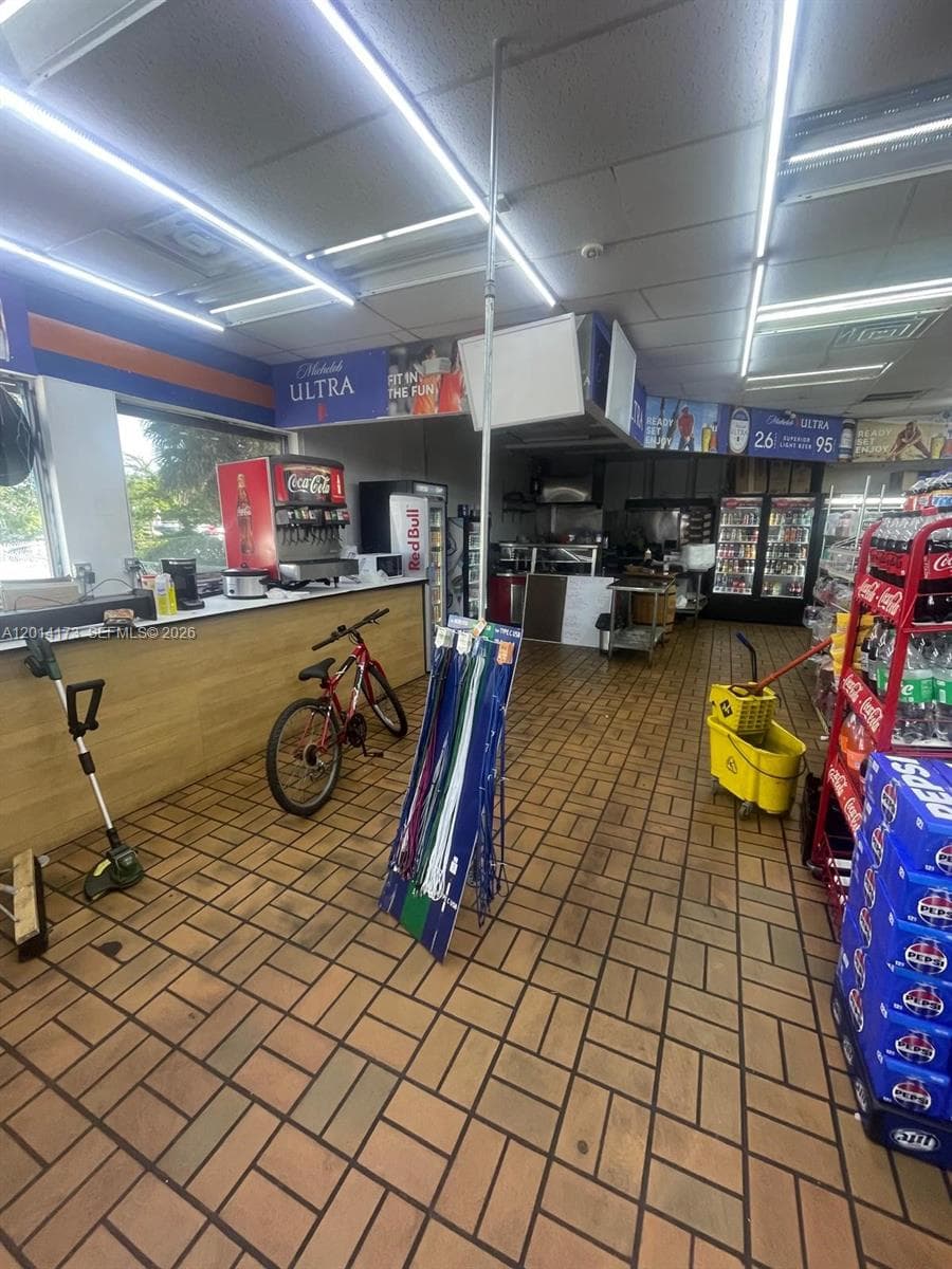 895 N Nova, Daytona FL 32117