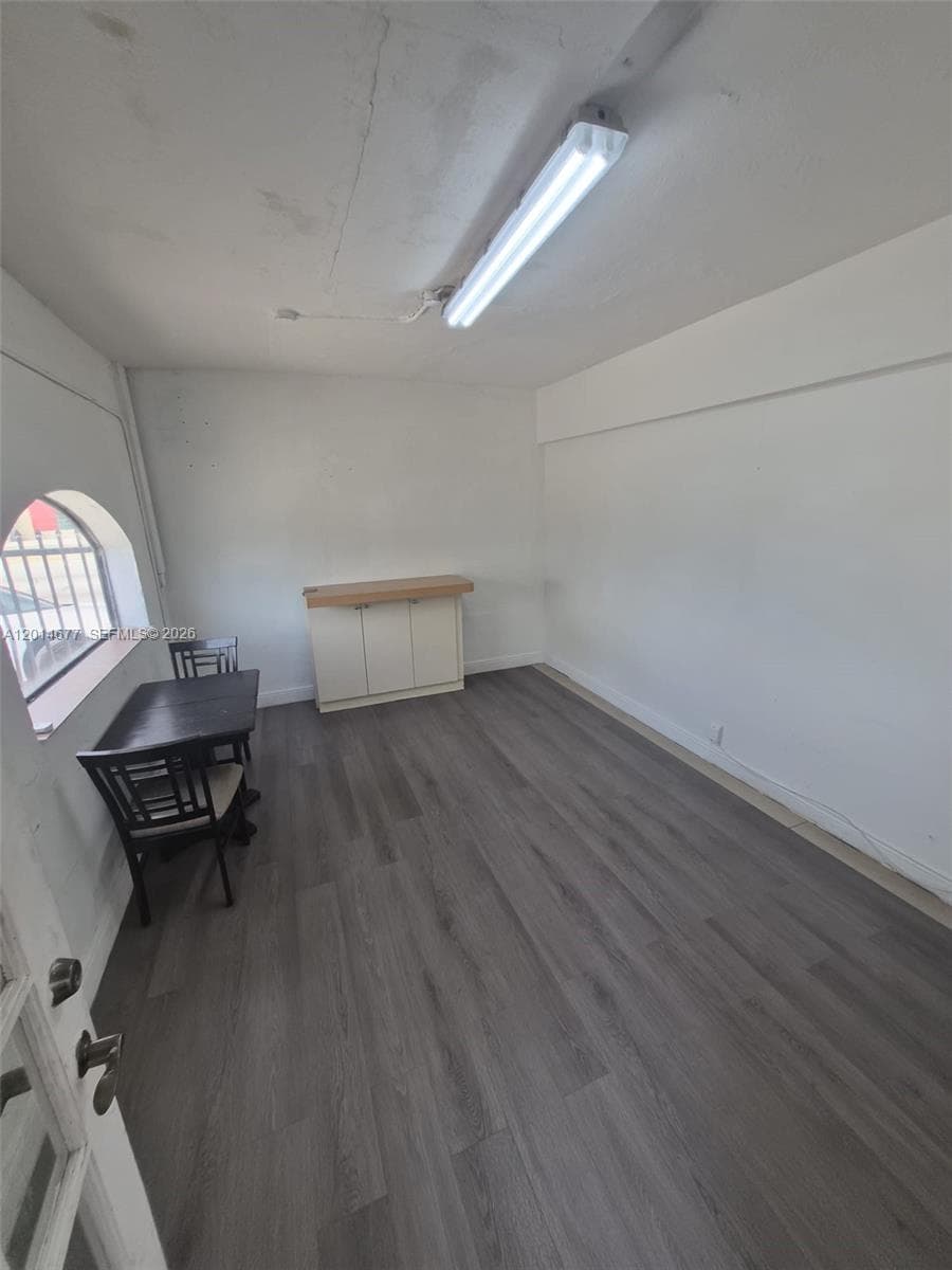 10400 SW 27th St, Miami FL 33165
