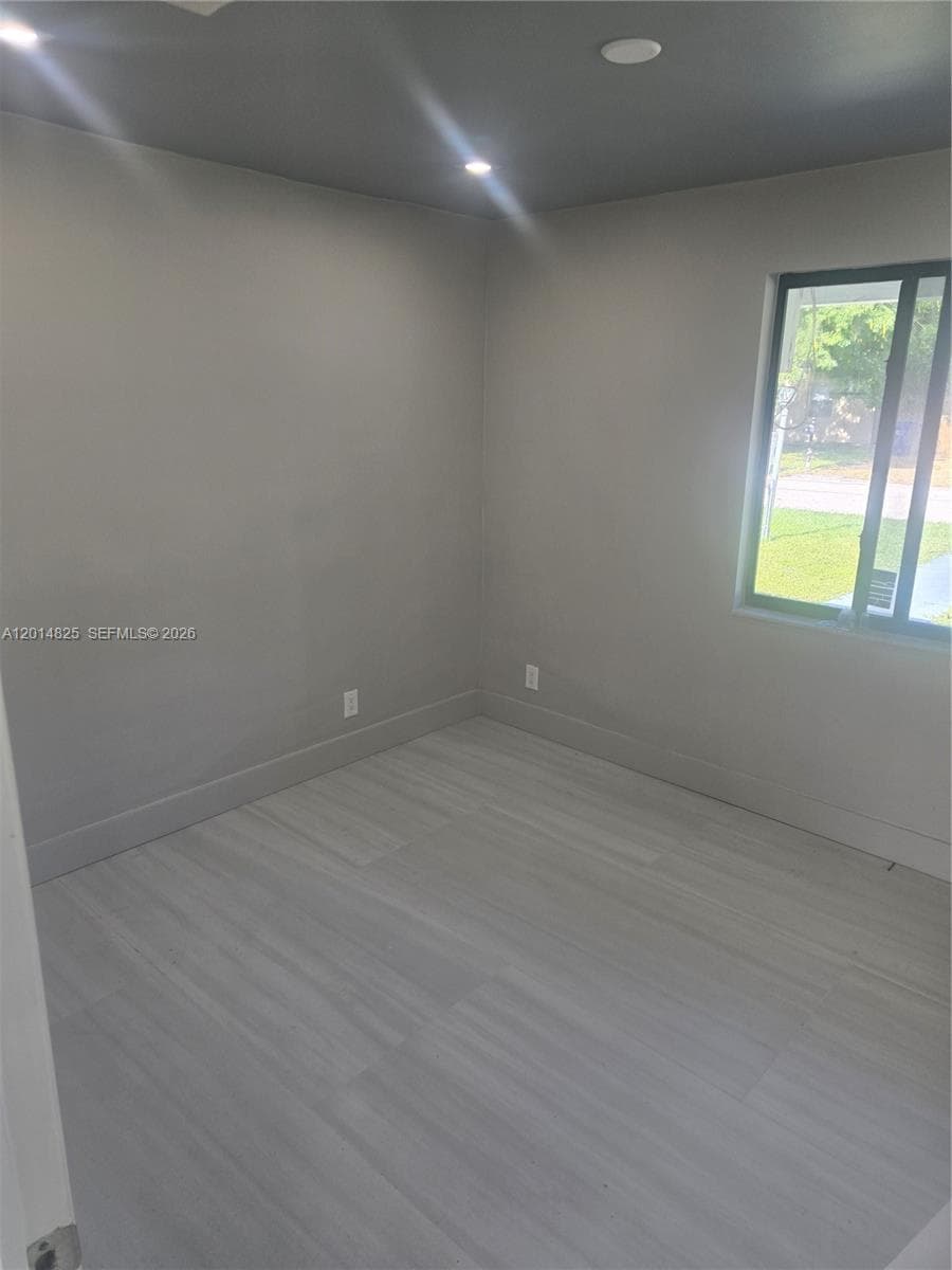 3300 SE 6th St, Pompano Beach FL 33062