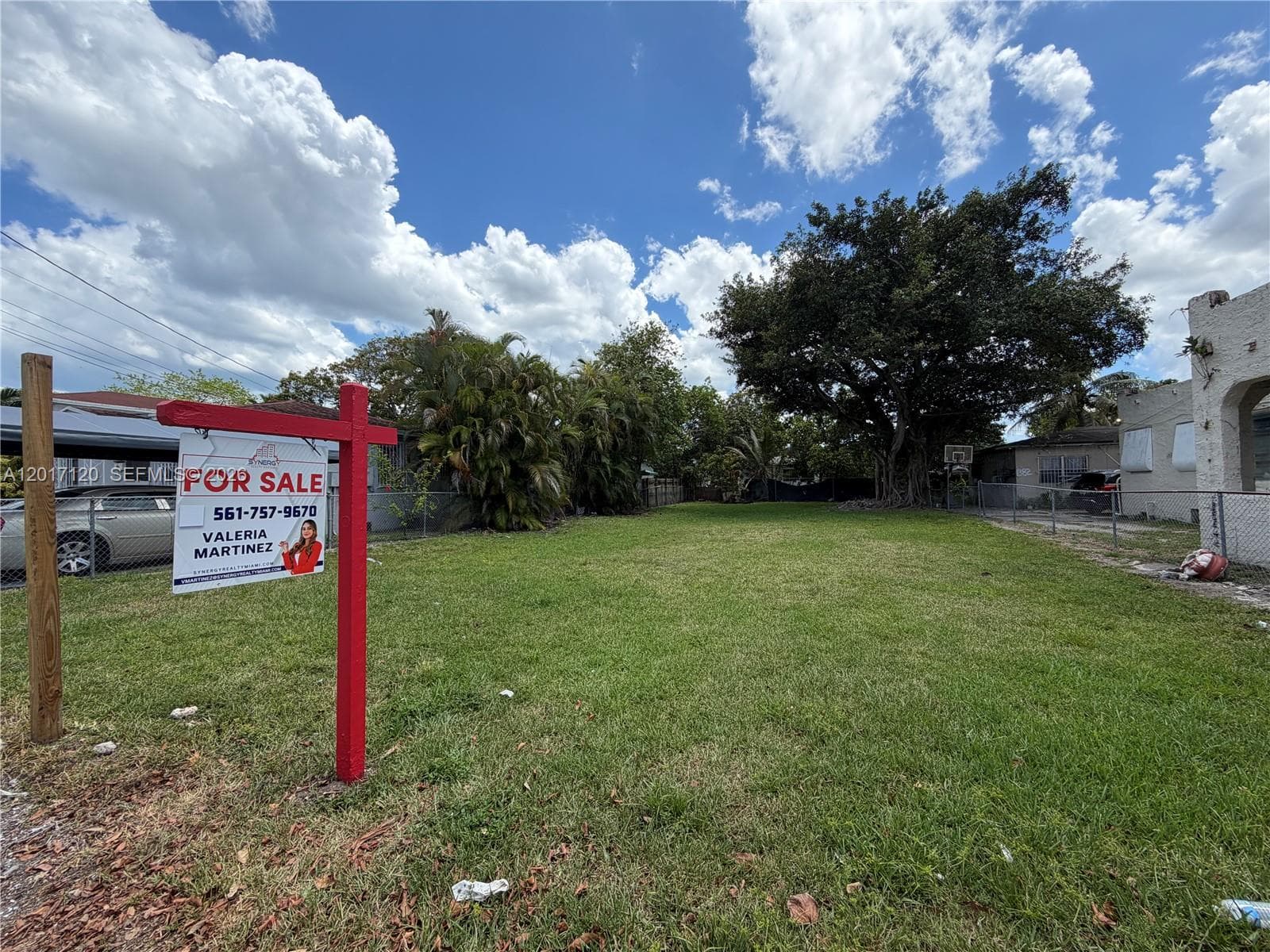 1376 NW 32nd St, Miami FL 33142