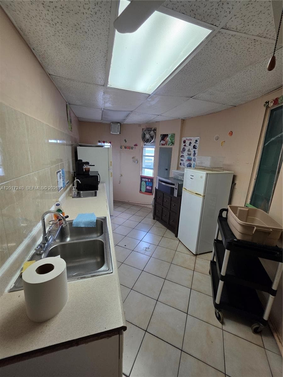 2660 SW 17th St, Miami FL 33145