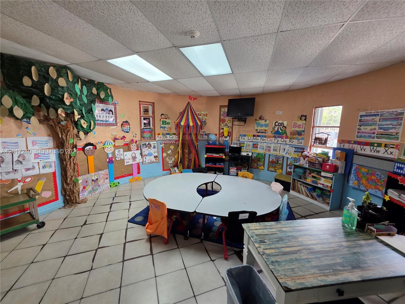 2660 SW 17th St, Miami FL 33145