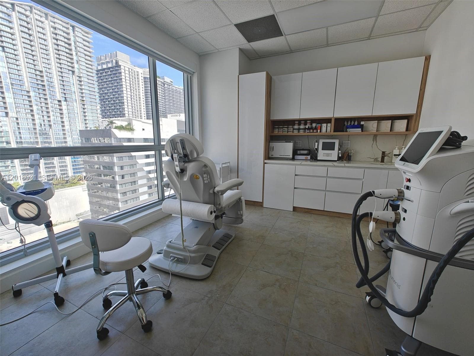 175 SW 7th St # 2006, Miami FL 33130