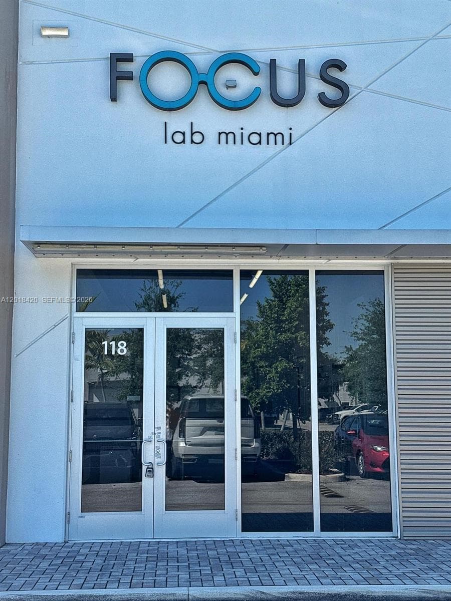 10890 NW 17th St #118, Sweetwater FL 33172