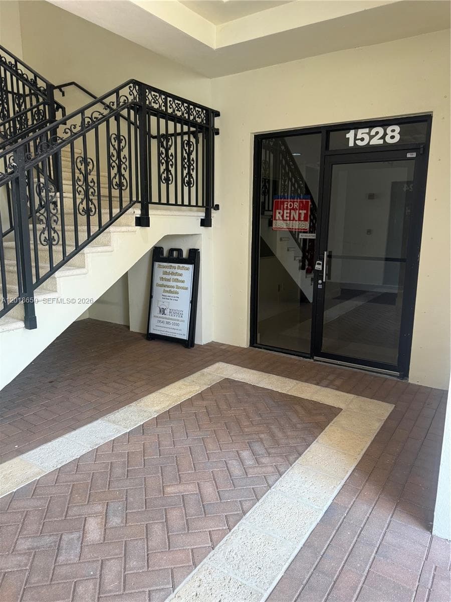 1528 Weston Rd, Weston FL 33326