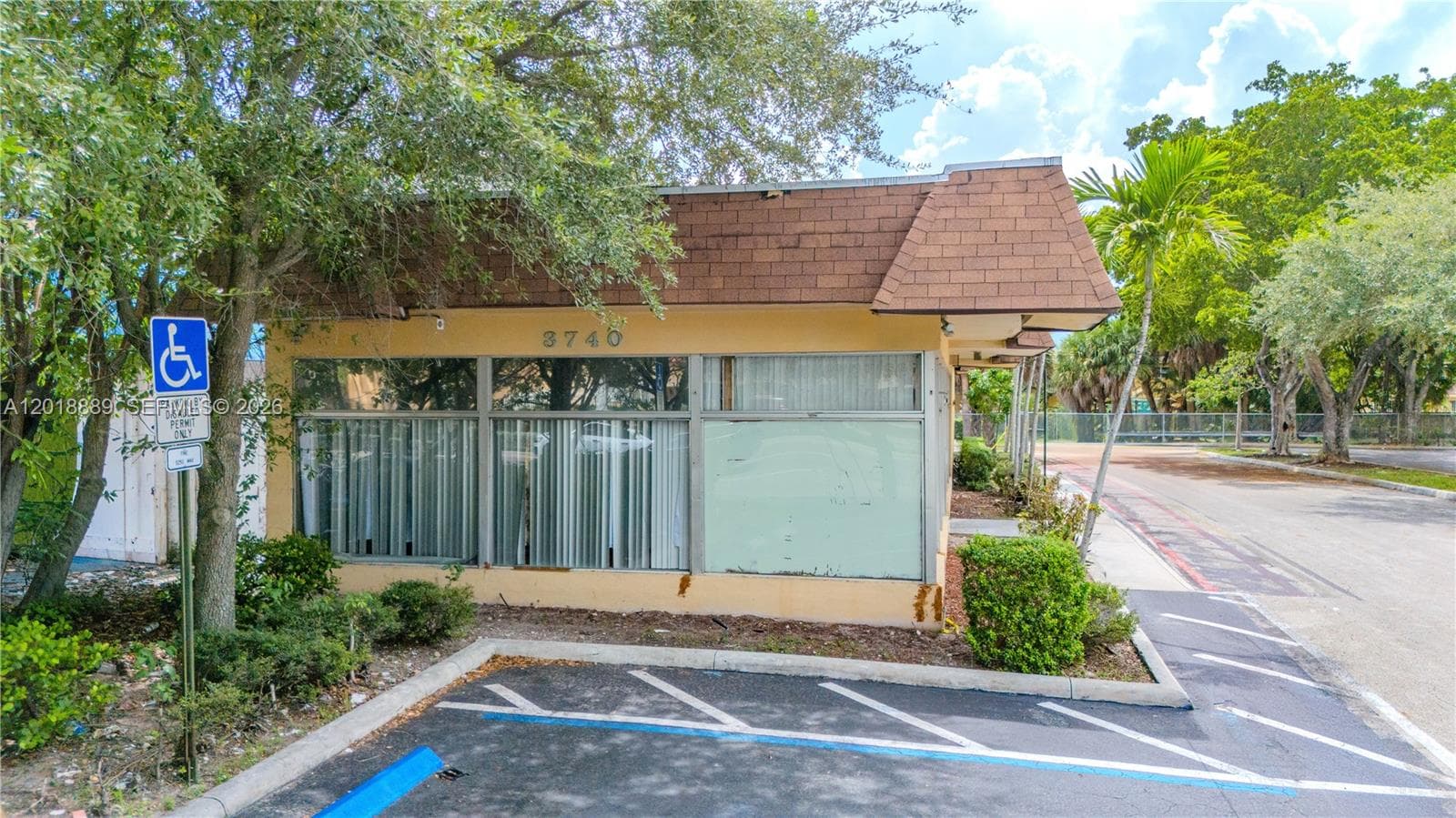 3740 W Broward Blvd, Plantation FL 33312