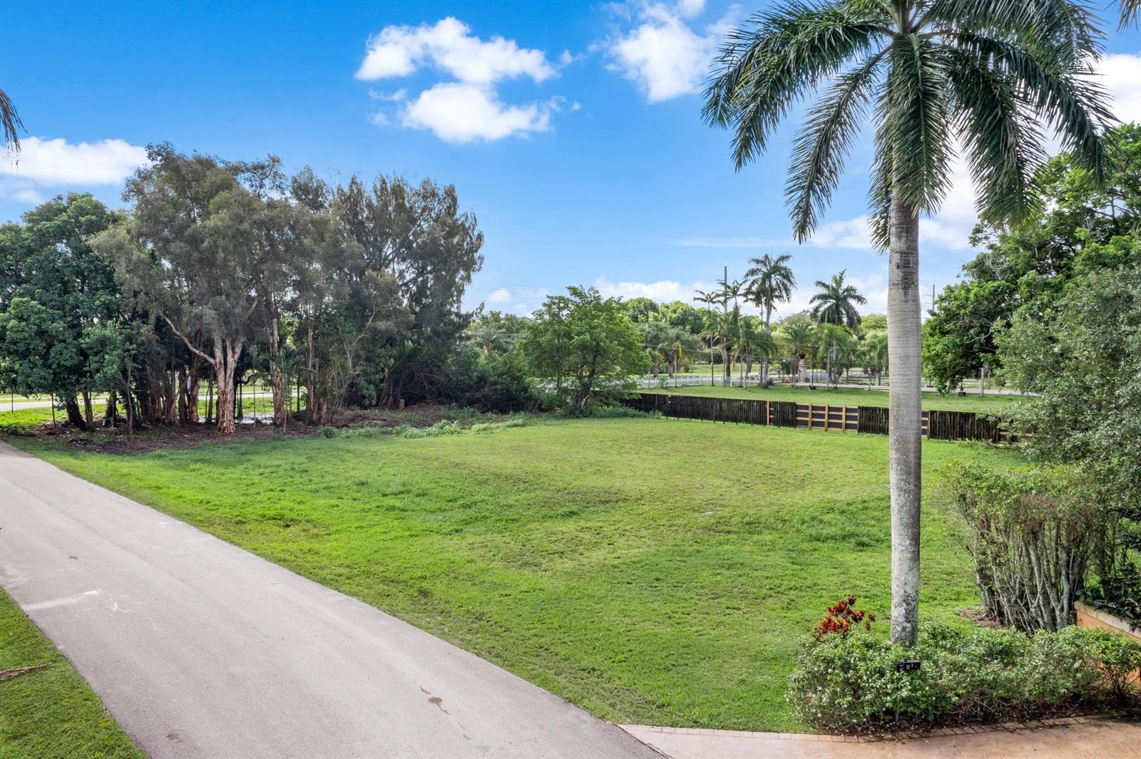 11200 NW 14th Street, Plantation FL 33323
