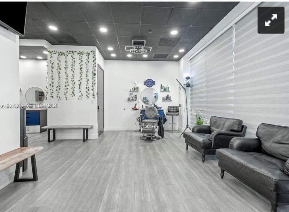 2300 W 84th St, Hialeah FL 33016