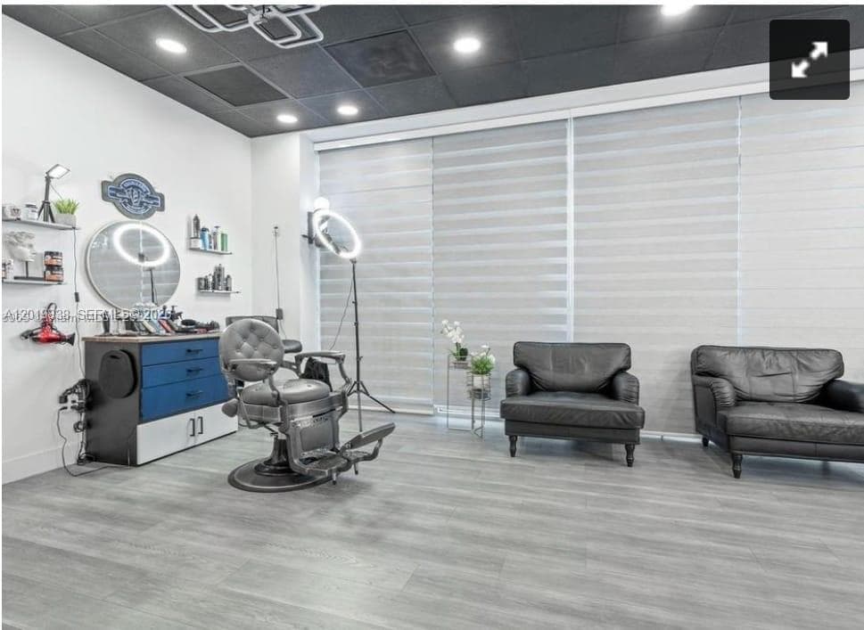 2300 W 84th St, Hialeah FL 33016