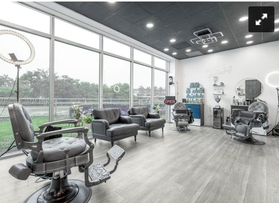 2300 W 84th St, Hialeah FL 33016