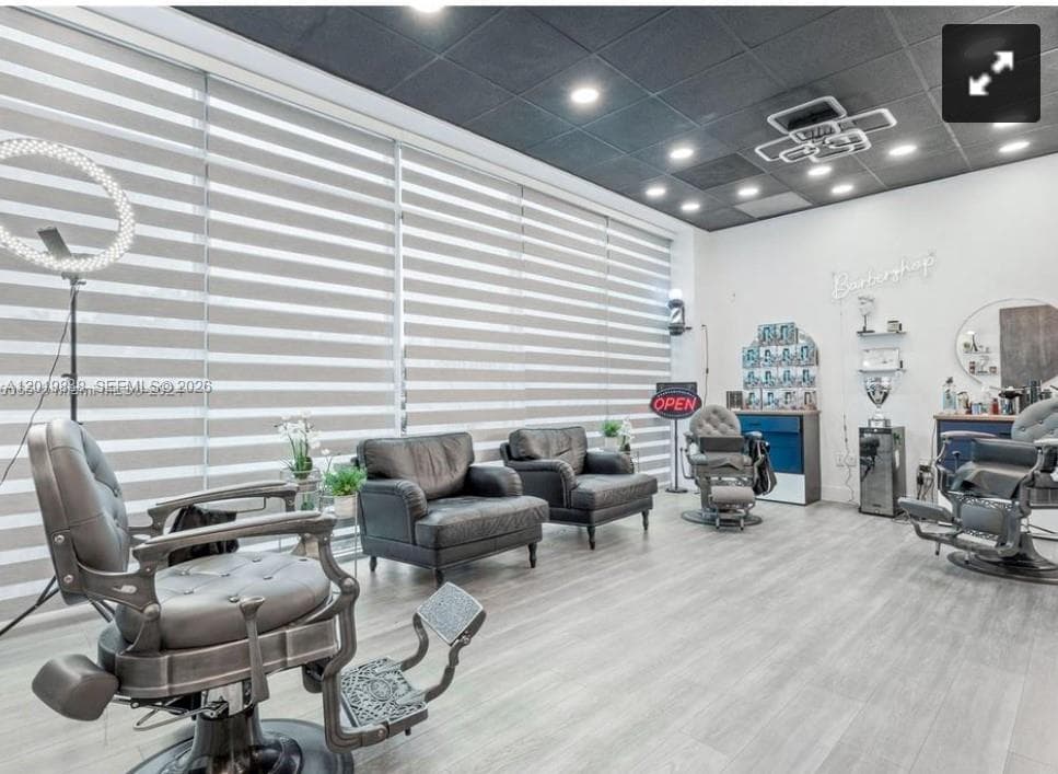 2300 W 84th St, Hialeah FL 33016