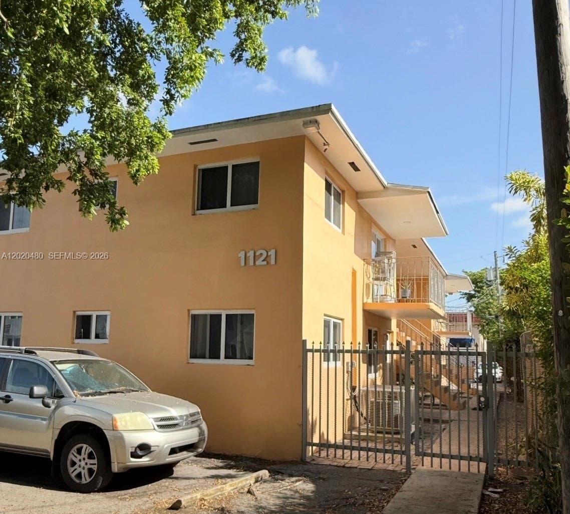 1121 NW 4  ST, Miami FL 33128