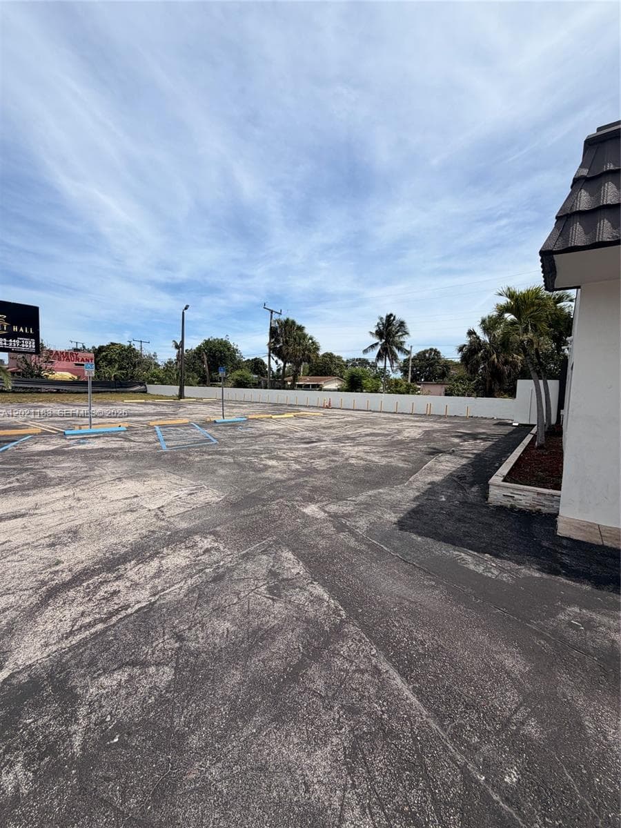 920 NW 119th St, Miami FL 33168