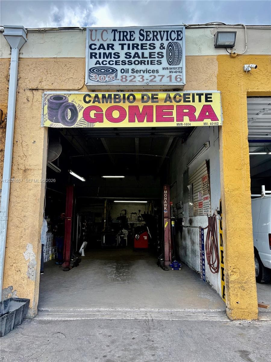 11750 NW 87th Pl, Hialeah Gardens FL 33018