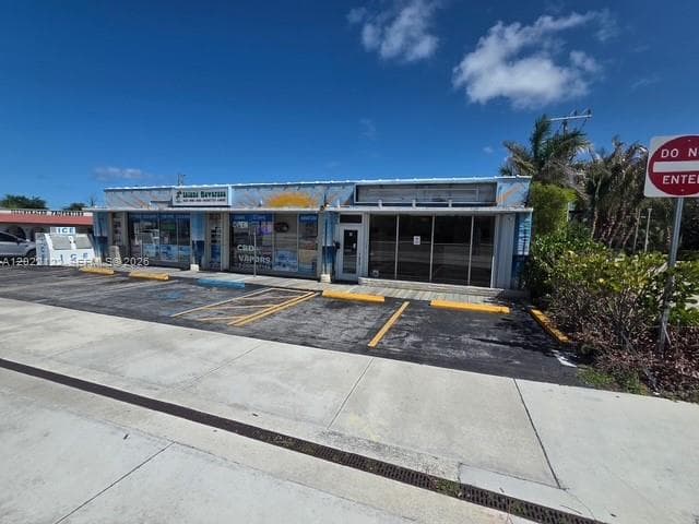9128 SE Bridge Rd, Hobe Sound FL 33455