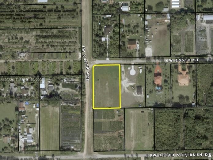 19690 SW 206th St, Miami FL 33187