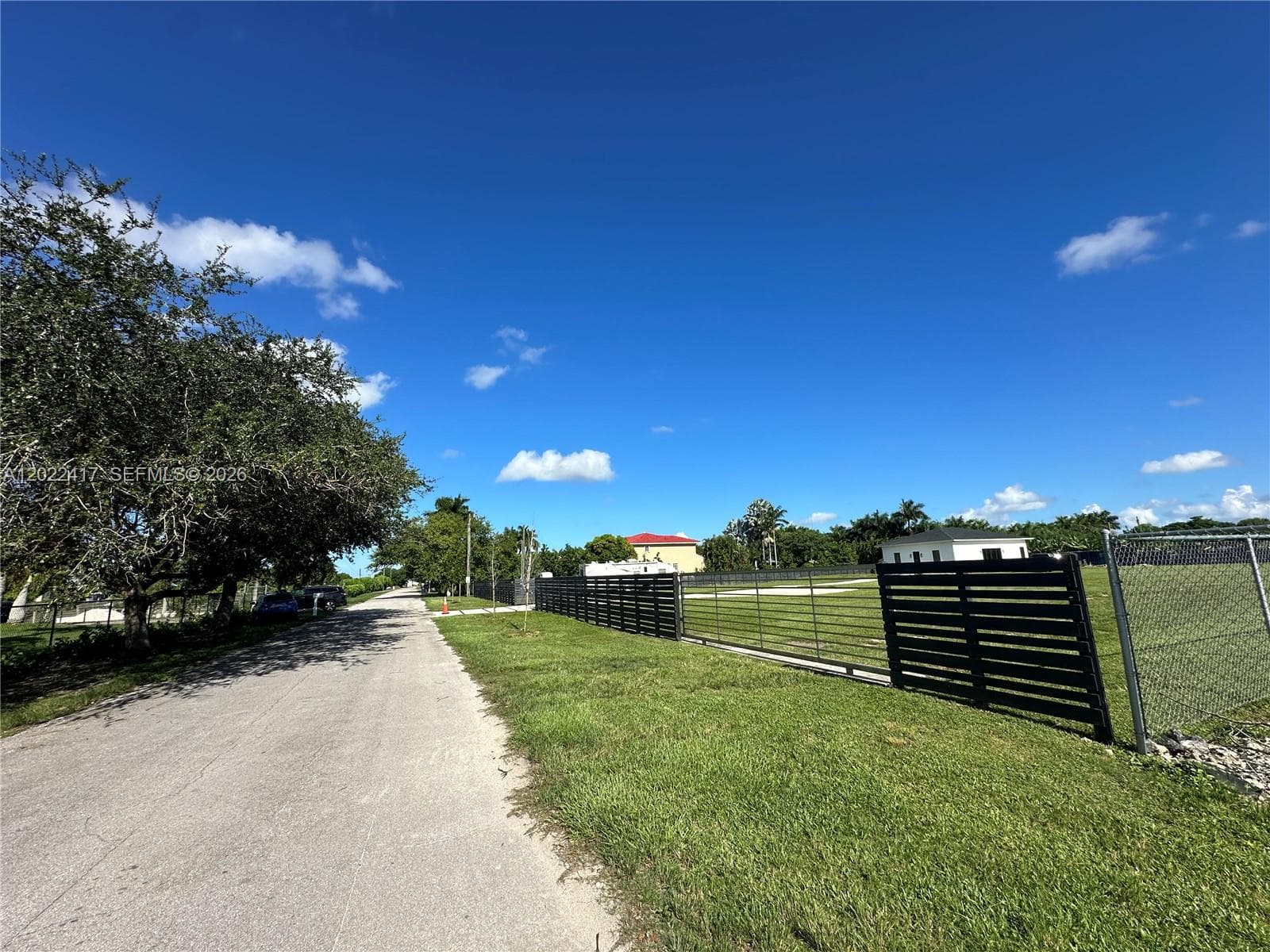 19690 SW 206th St, Miami FL 33187