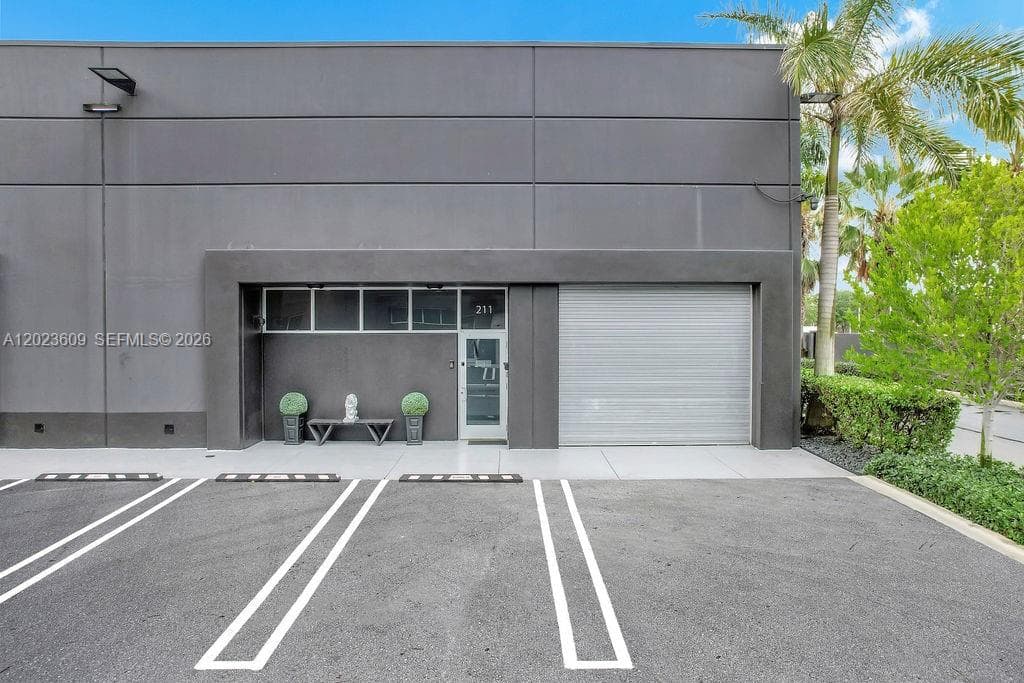 6030 NW 102nd Ave # 211, Doral FL 33178