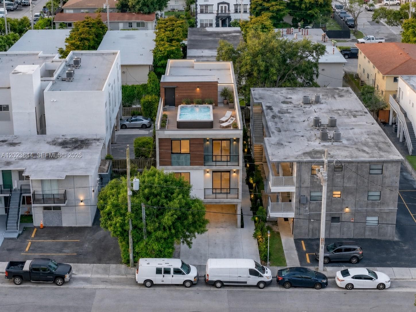 718 SW 4th St, Miami FL 33130