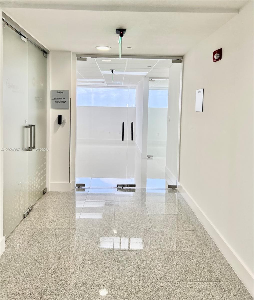 2100 Ponce De Leon Blvd # 1050, Coral Gables FL 33134