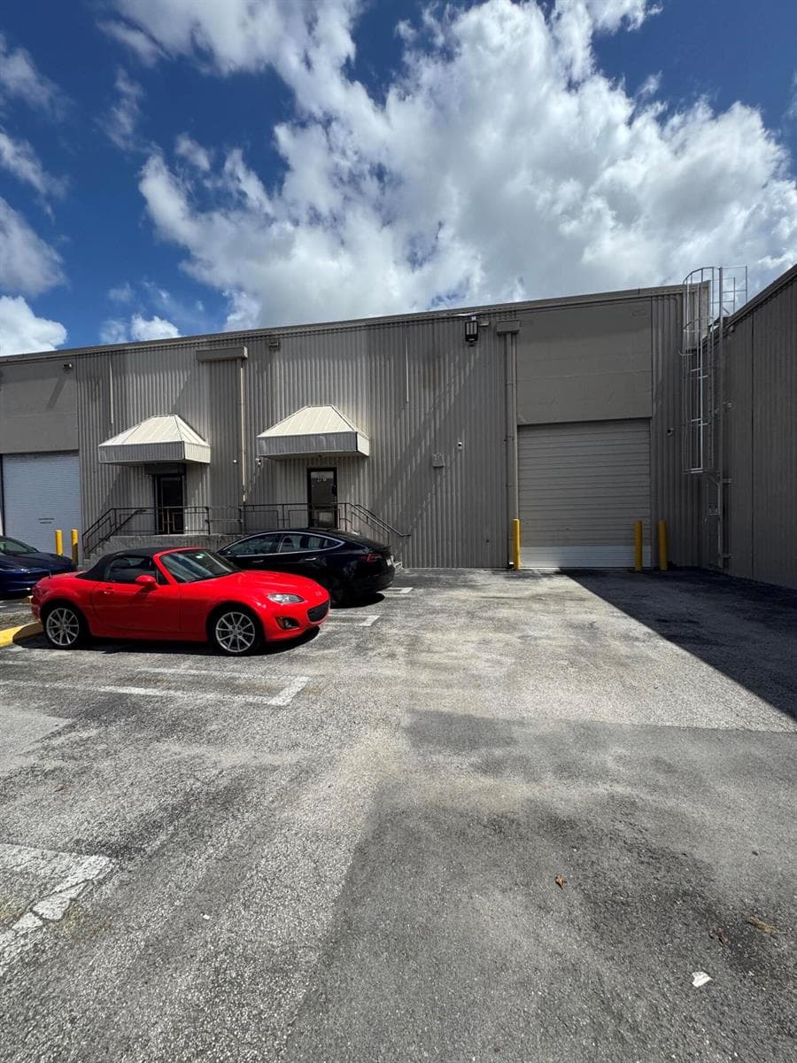 2710 NW 72nd Avenue, Miami FL 33122