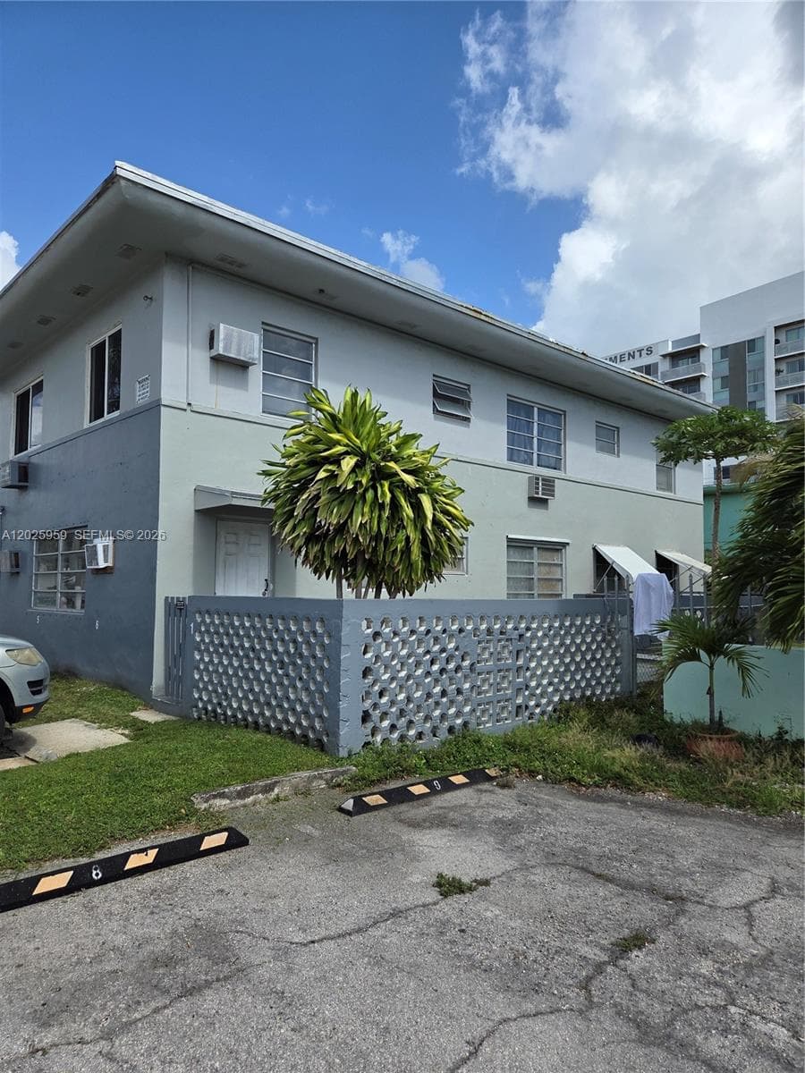 511 NE 82nd Ter, Miami FL 33138