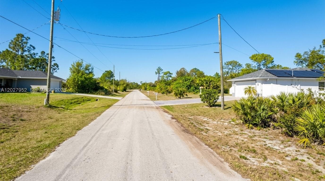 845 E Crevantas, Lehigh Acres FL 33974