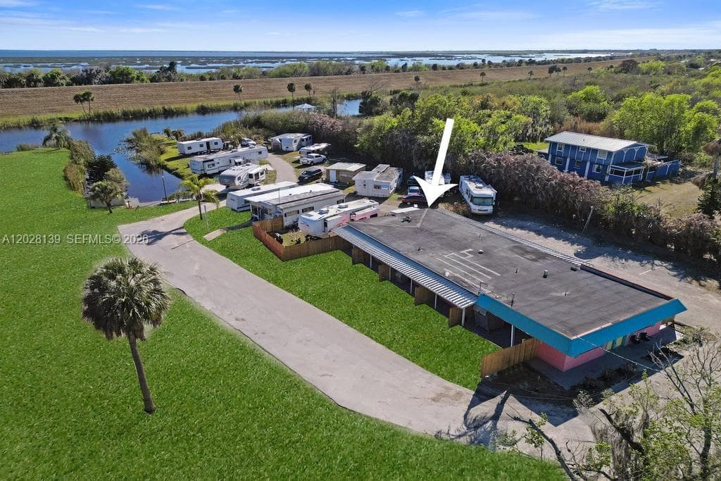 1421 NE US Highway 441 # 10, Okeechobee FL 34974