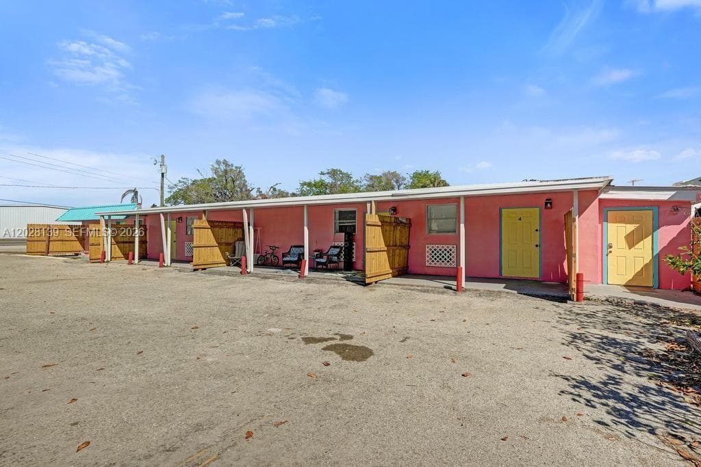 1421 NE US Highway 441 # 10, Okeechobee FL 34974