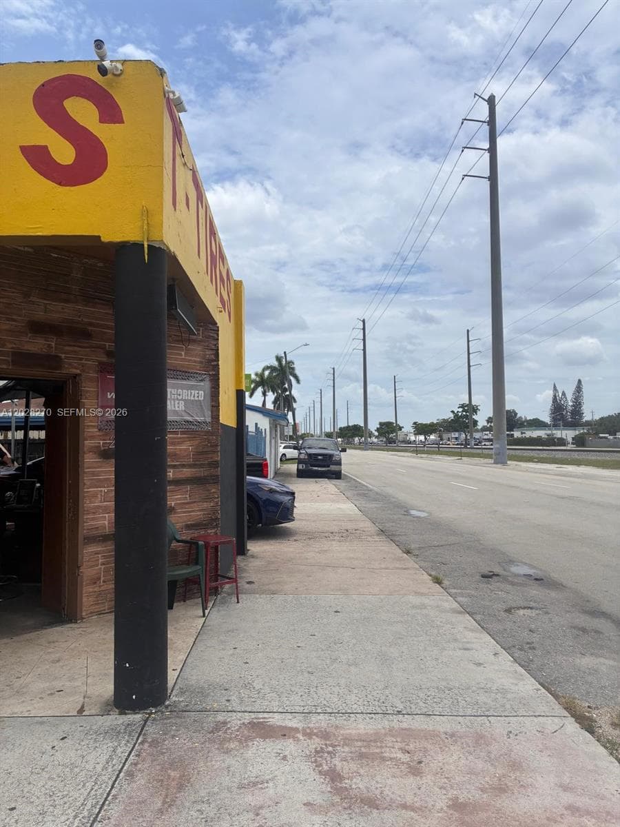 2337 N 21st Ave, Hollywood FL 33020