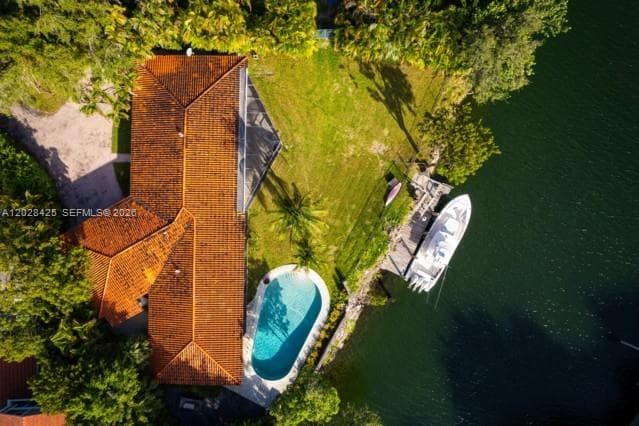 230 Edgewater Dr, Coral Gables FL 33133