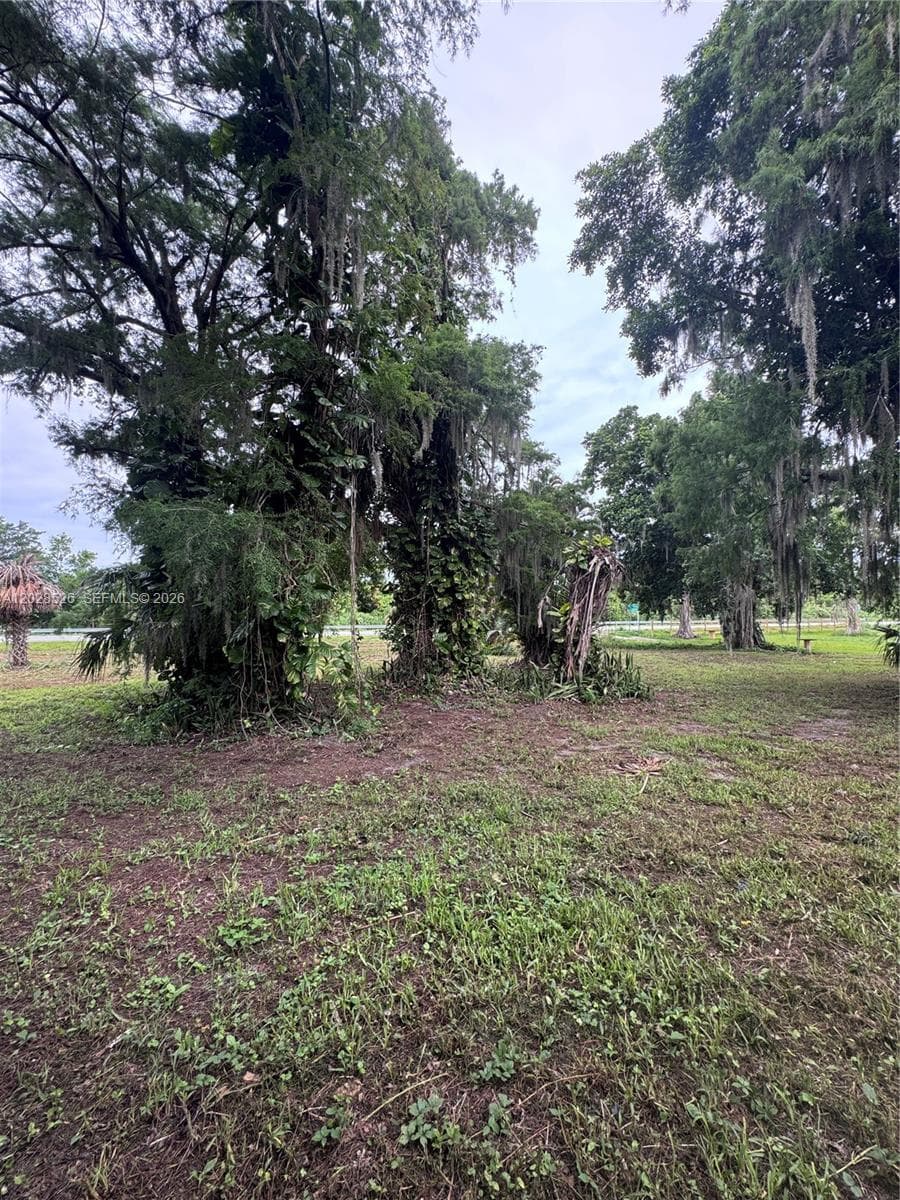 19121 SW Conners Hwy, Port Mayaca FL 33438